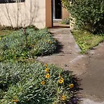 Apartment Monolocale Indipendente Con Giardino