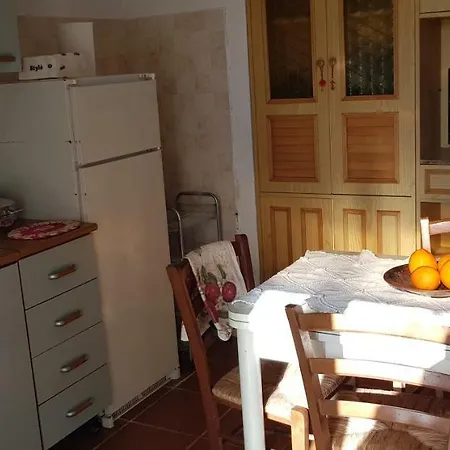 Monolocale Indipendente Con Giardino * נואורו