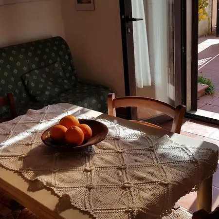 Monolocale Indipendente Con Giardino דירה