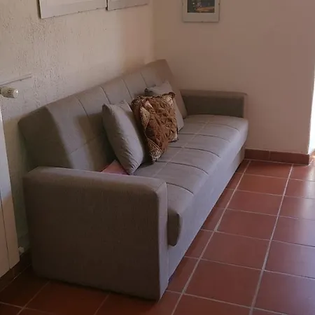 דירה Monolocale Indipendente Con Giardino נואורו