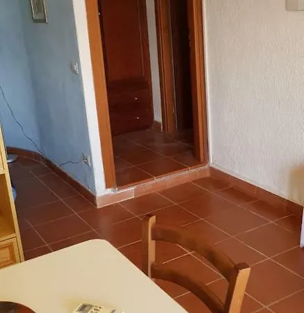 Monolocale Indipendente Con Giardino Нуоро